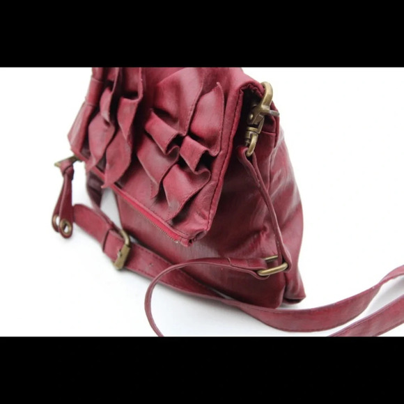 Jessica Simpson fold over cross body bag - Picture 4 of 8